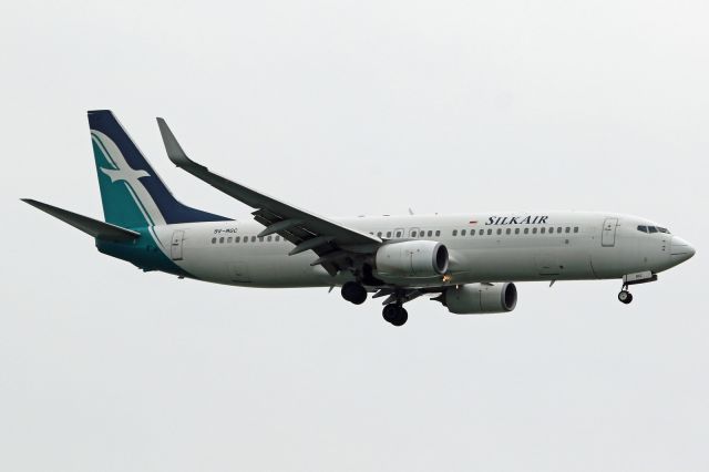 Boeing 737-700 (9V-MGC)