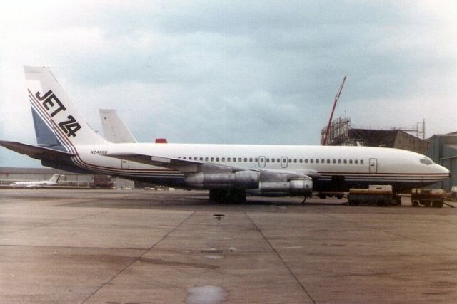 Boeing 720 (N24666) - Seen here in Mar-83.  Registration cancelled 17-Sep-83.  Broken up at KDMA.