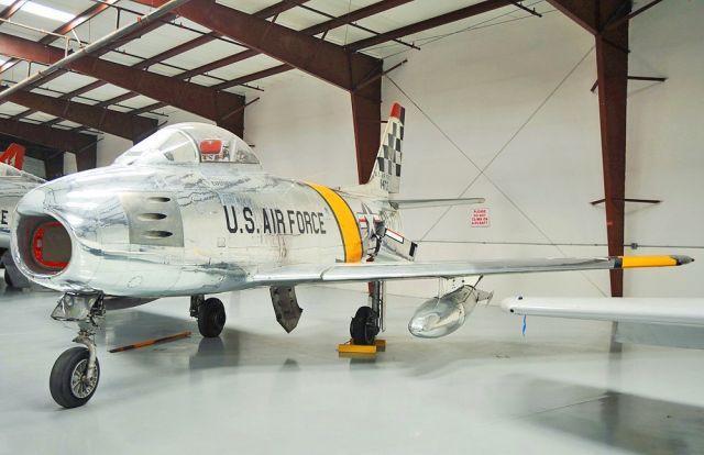 North American F-86 Sabre —