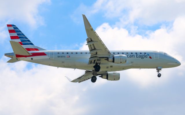 Embraer 175 (N418YX) - July 20, 2022, short final runway 24.