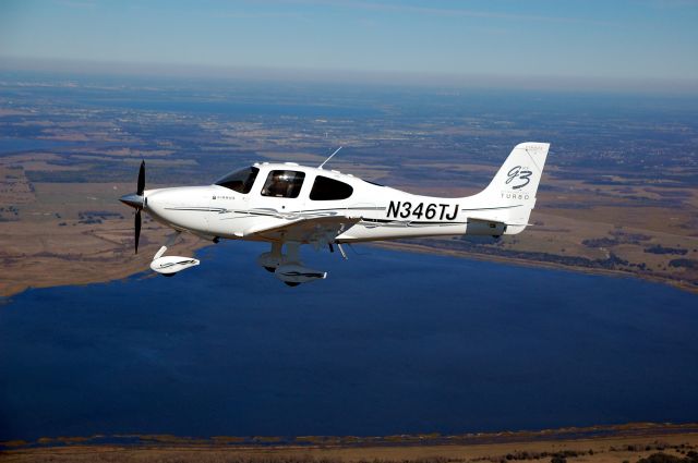 Cirrus SR-22 (N346TJ) - In the air on a formation flight over Winter Haven, FL