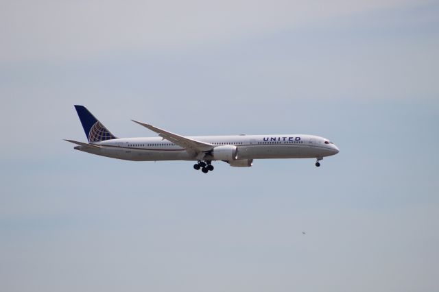 BOEING 787-10 Dreamliner (N12003) - UAL928 from London (LHR) on 7/14/20. Landing on runway 28C.