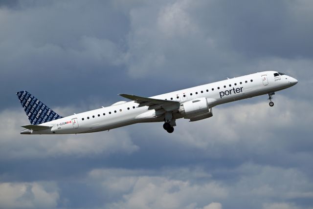 EMBRAER ERJ-190-400 (C-GZQW)