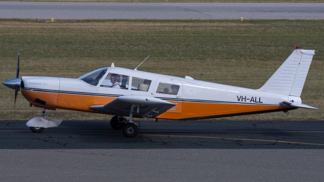 Piper Saratoga (VH-ALL)