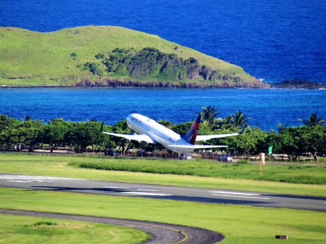 Boeing 737-800 (N3736C)