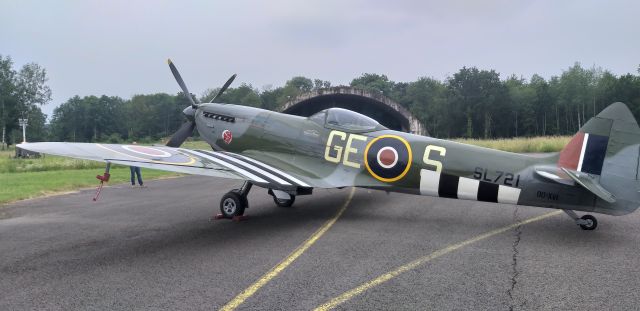 SUPERMARINE Spitfire (TLM721) - terrible de le voir en vrai ,de l'entendre de le voir voler