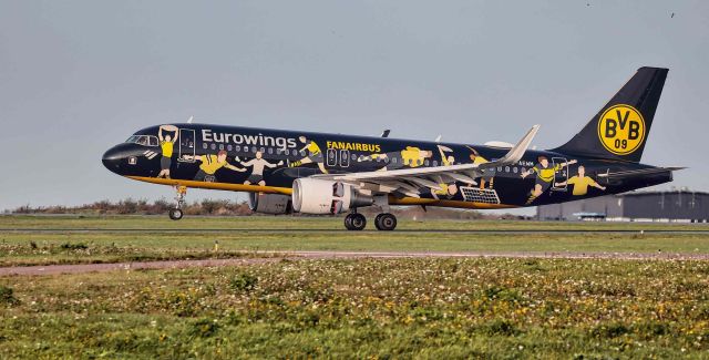 Airbus A320 (D-AEWM) - Eurowings (BVB FanAirbus Livery)