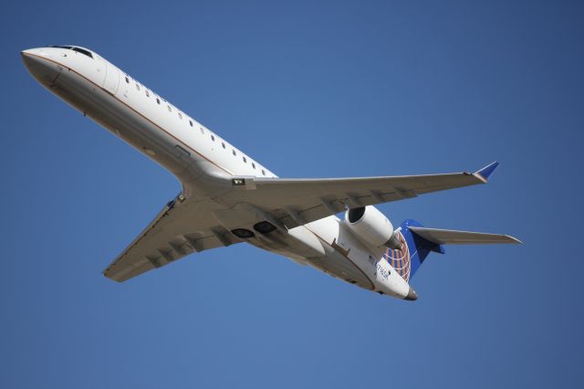 Canadair Regional Jet CRJ-700 (N716SK) - Departing 17L
