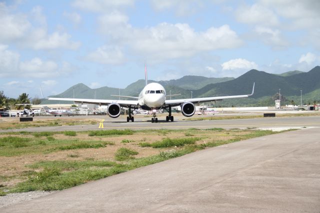 Boeing 757-200 (N699DL)