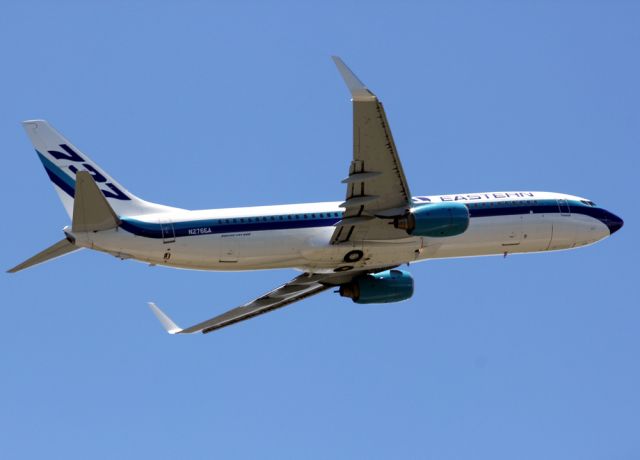 Boeing 737-800 (N276EA)