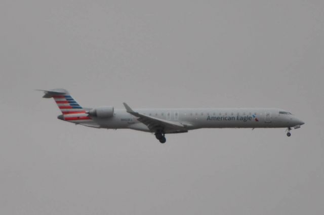 Canadair Regional Jet CRJ-200 (N903FJ)