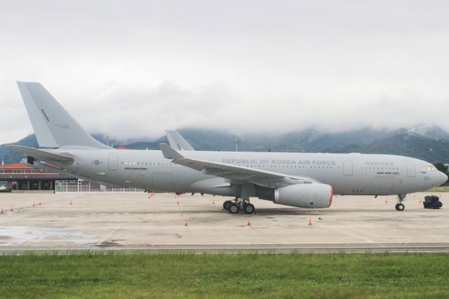 Airbus A330-200 (001)