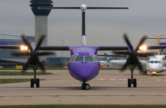 de Havilland Dash 8-400 (G-PRPD)