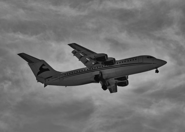 Avro RJ-100 Avroliner (C-FXRJ)
