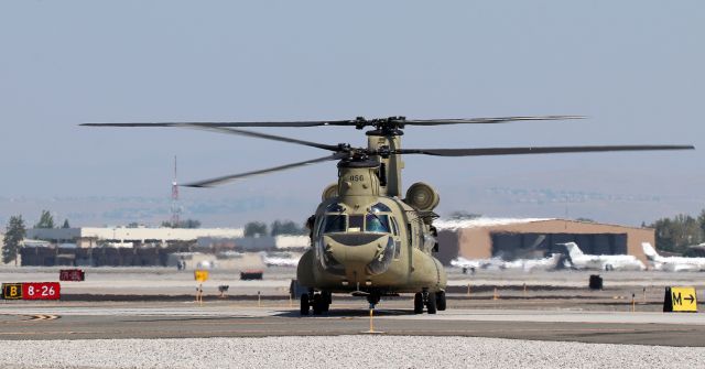 Boeing CH-47 Chinook — - US Army Reservebr /Boeing CH-47F Chinook