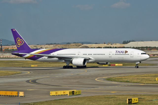 BOEING 777-300 (HS-TKB)