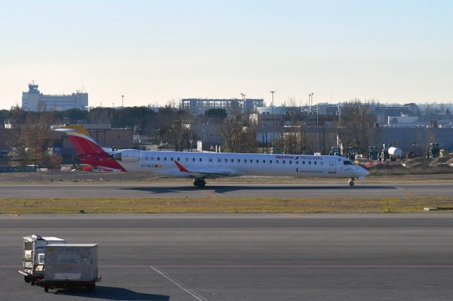 Bombardier CRJ-1000 (EC-MLC) - Air Nostrum Canadair CL-600-2E25 EC-MLC in Madrid