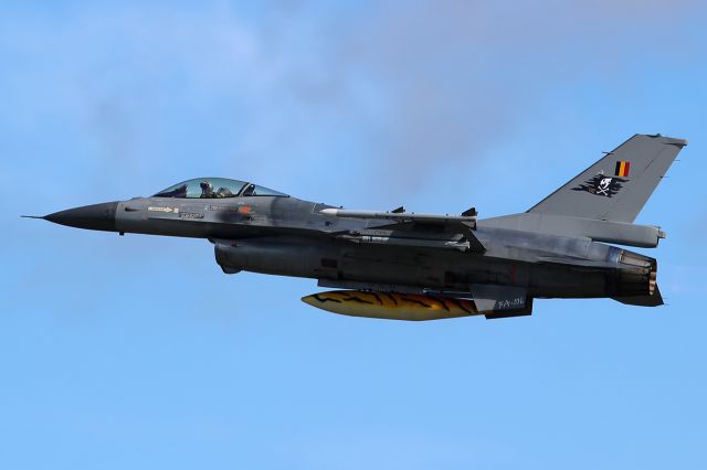 Lockheed F-16 Fighting Falcon (SFR106)