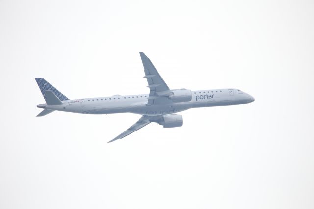 EMBRAER ERJ-190-400 (C-GKQV)