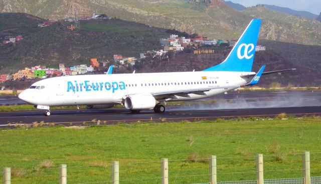 Boeing 737-800 (EC-LVR)