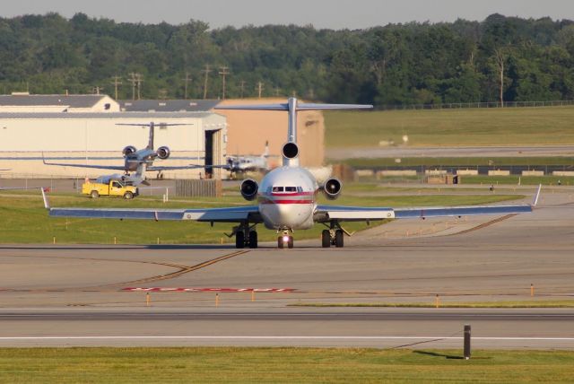 BOEING 727-200 (N729CK) - Kalitta Charter II 727-200 taxiing to RWY 18L at CVG.