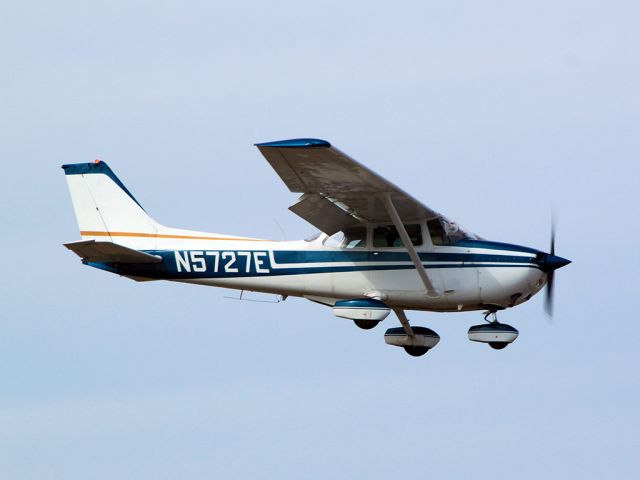 Cessna Skyhawk (N5727E)