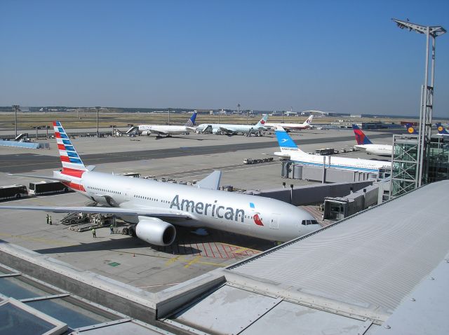 Boeing 777-200 (N774AN) - American Airl.