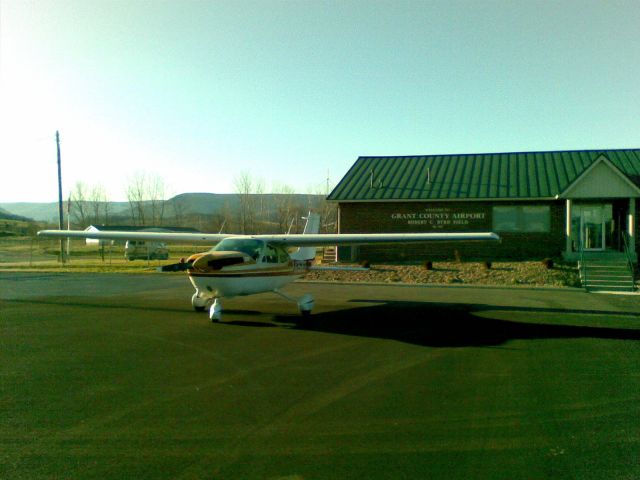 Cessna Cardinal (N35203)