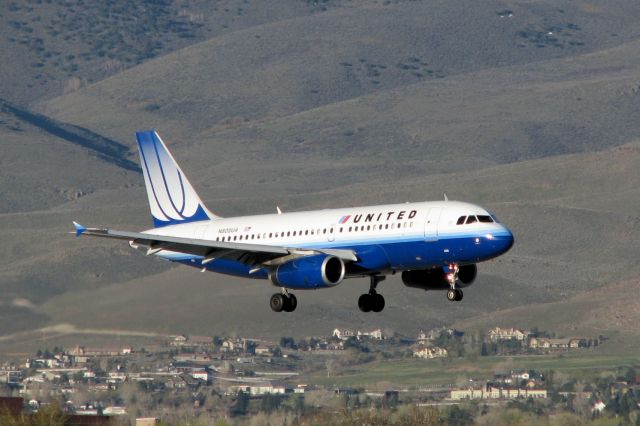 Airbus A319 (N808UA) - Approaching 34L