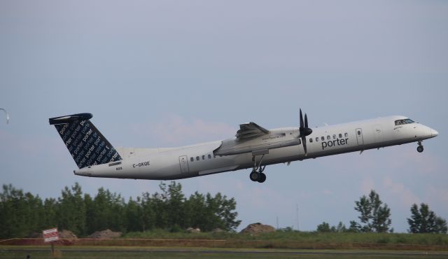 de Havilland Dash 8-400 (C-GKQE)