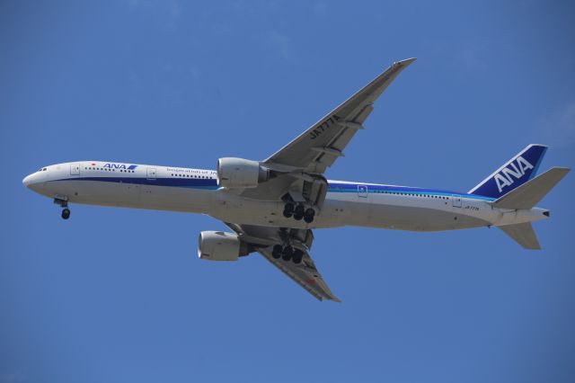 BOEING 777-300ER (JA777A)