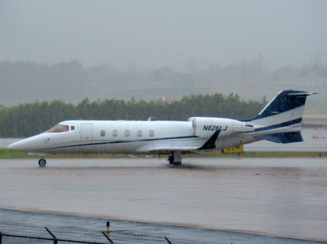 Learjet 60 (N826LJ)