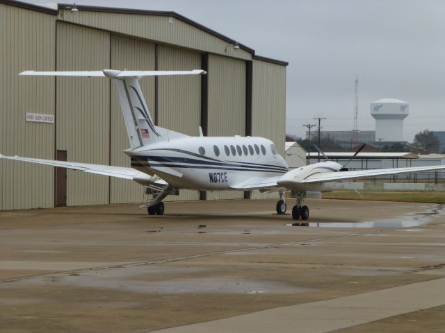 Beechcraft Super King Air 200 (N87CE)