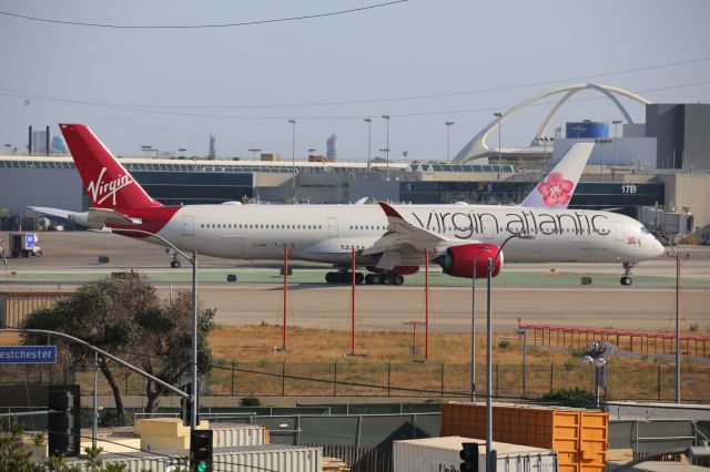 Airbus A350-1000 (G-VRNB)