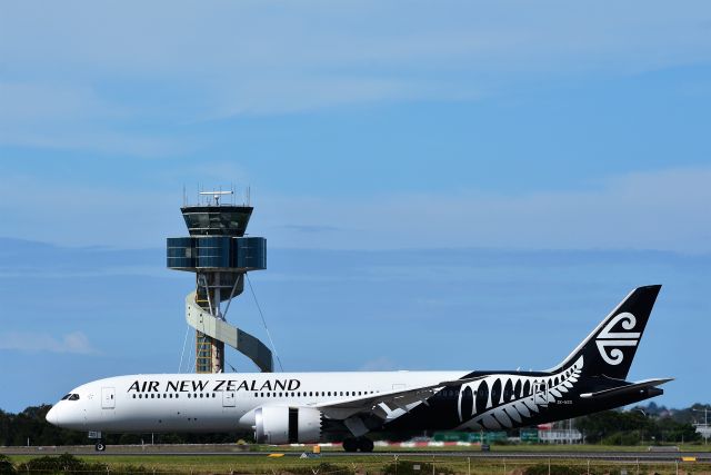 Boeing 787-9 Dreamliner (ZK-NZD) - 08 / 04 / 2017