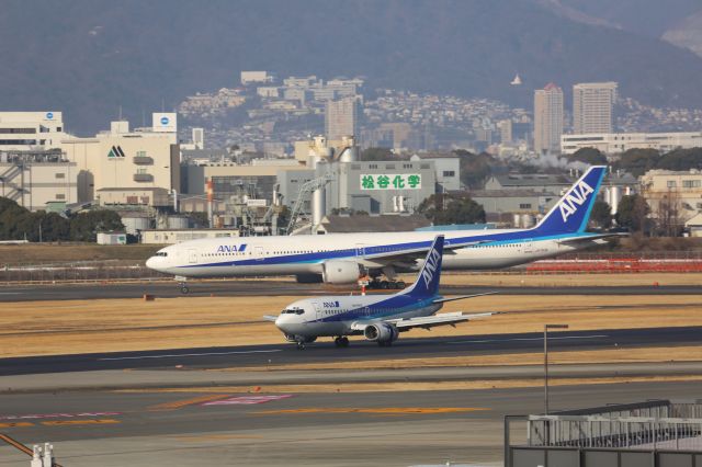 Boeing 737-500 (JA304K)