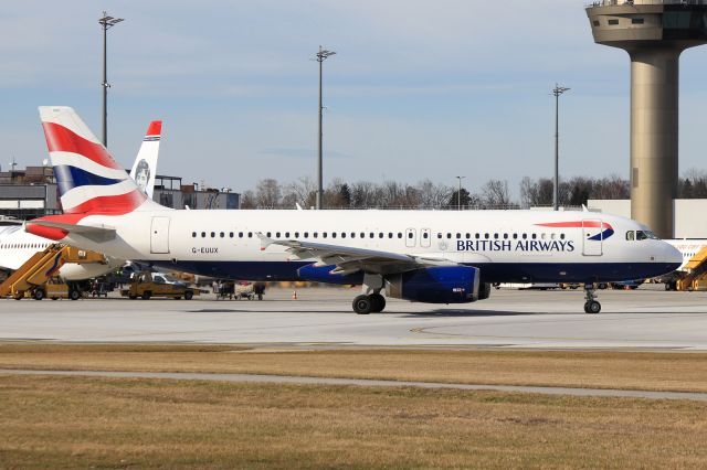 Airbus A320 (G-EUUX)