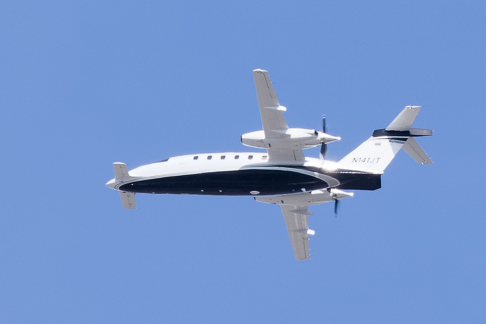 Piaggio P.180 Avanti (N141JT) - Flying over 78757