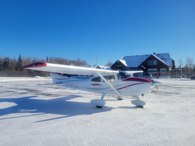 Cessna Skylane (N7969J)