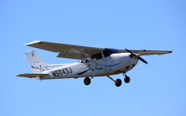 Cessna Skyhawk (N5043J)