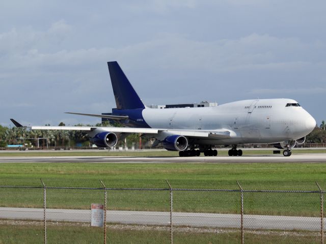 Boeing 747-400 (N356KD)