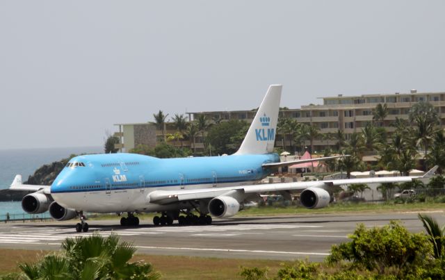 Airbus A330-300 (PH-BFA)