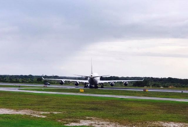 Boeing 747-400 —