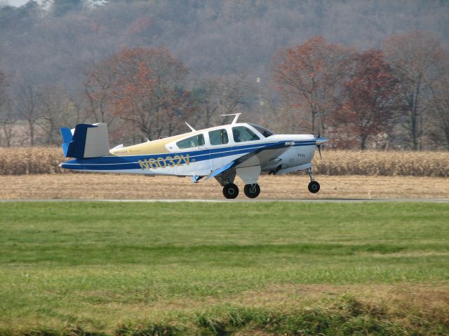 Beechcraft 35 Bonanza (N6032V) - Just arriving