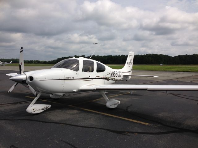 Cirrus SR-22 (N958CD)