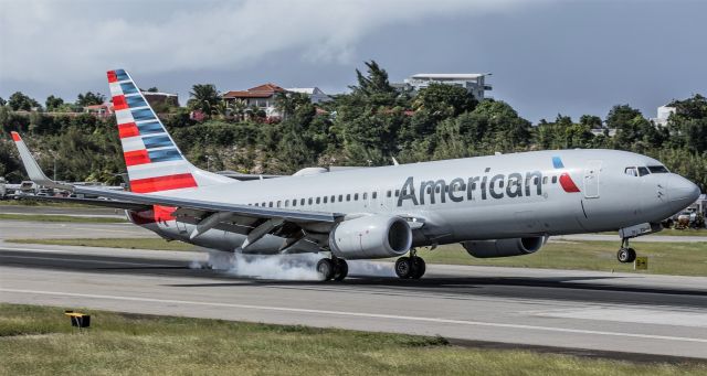 Boeing 737-800 (N337PJ)