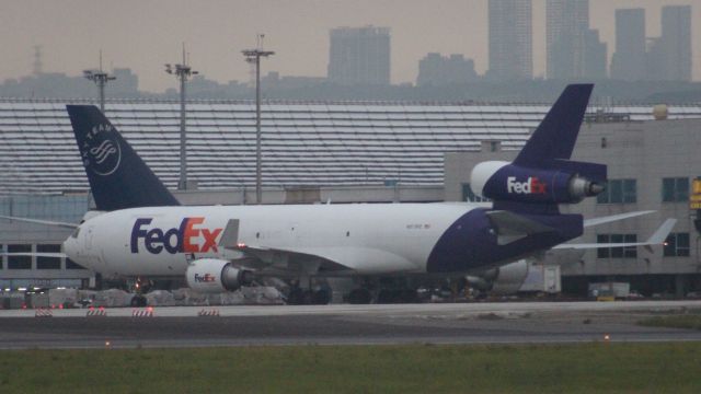 Boeing MD-11 (N573FE)