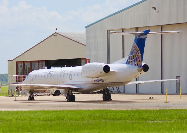 Embraer ERJ-135 (N29906) - At Shreveport Regional. Maintenance being done.