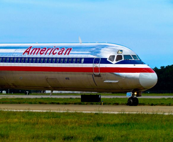 McDonnell Douglas MD-83 (N982TW)