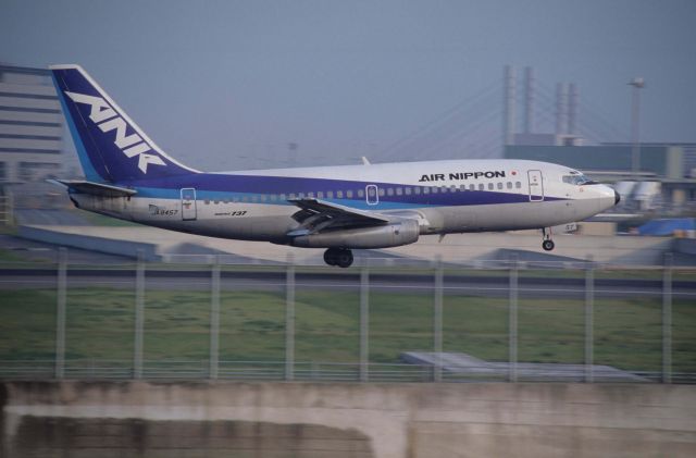 Boeing 737-200 (JA8457) - Short Final at Tokyo-Haneda Intl Airport Rwy22 on 1994/10/14